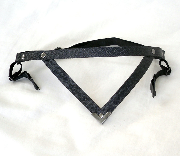 leather garter band, sexy gothic lingerie, fetish burlesque fashion, love lorn lingerie